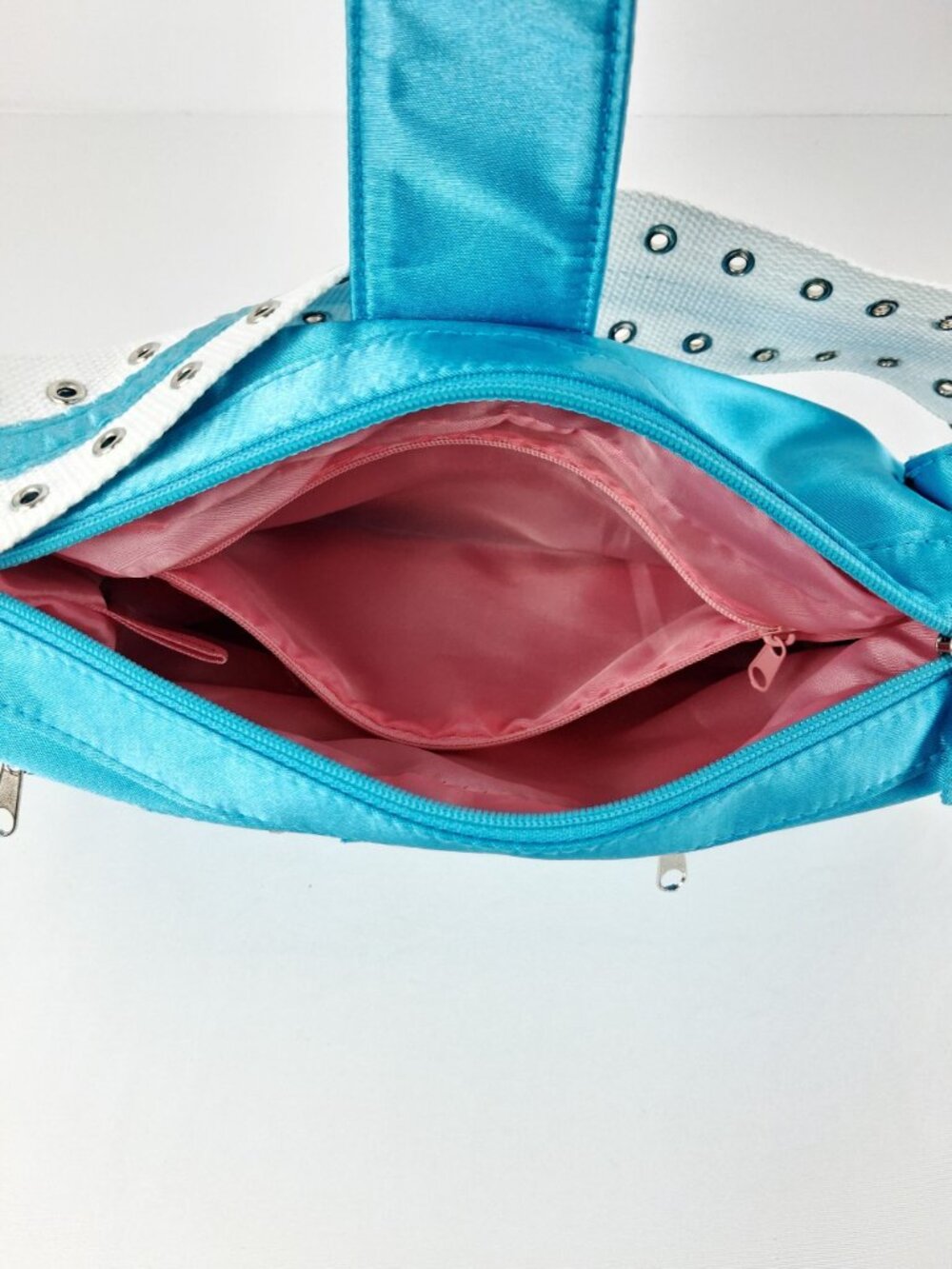 Blue Metallic Shoulder Bag White Grommet Strap & Multiple Zipper Pockets - Picture 9 of 13
